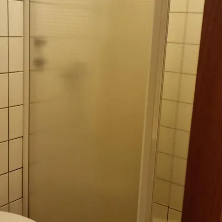 2x Einzelbetten - Gaestezimmer - 11min Von Giessen Zentrum 8,4km In 3* Fernwald