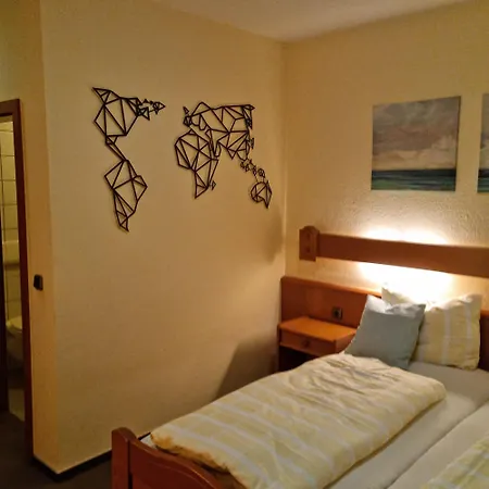 2x Einzelbetten - Gaestezimmer - 11min Von Giessen Zentrum 8,4km In 3*