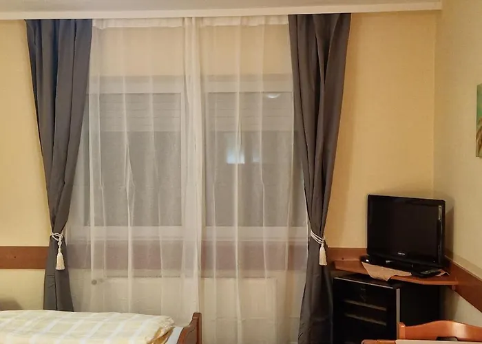 2x Einzelbetten - Gaestezimmer - 11min Von Giessen Zentrum 8,4km In Fernwald